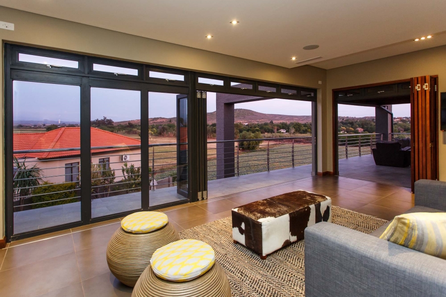 5 Bedroom Property for Sale in Oewersig Western Cape